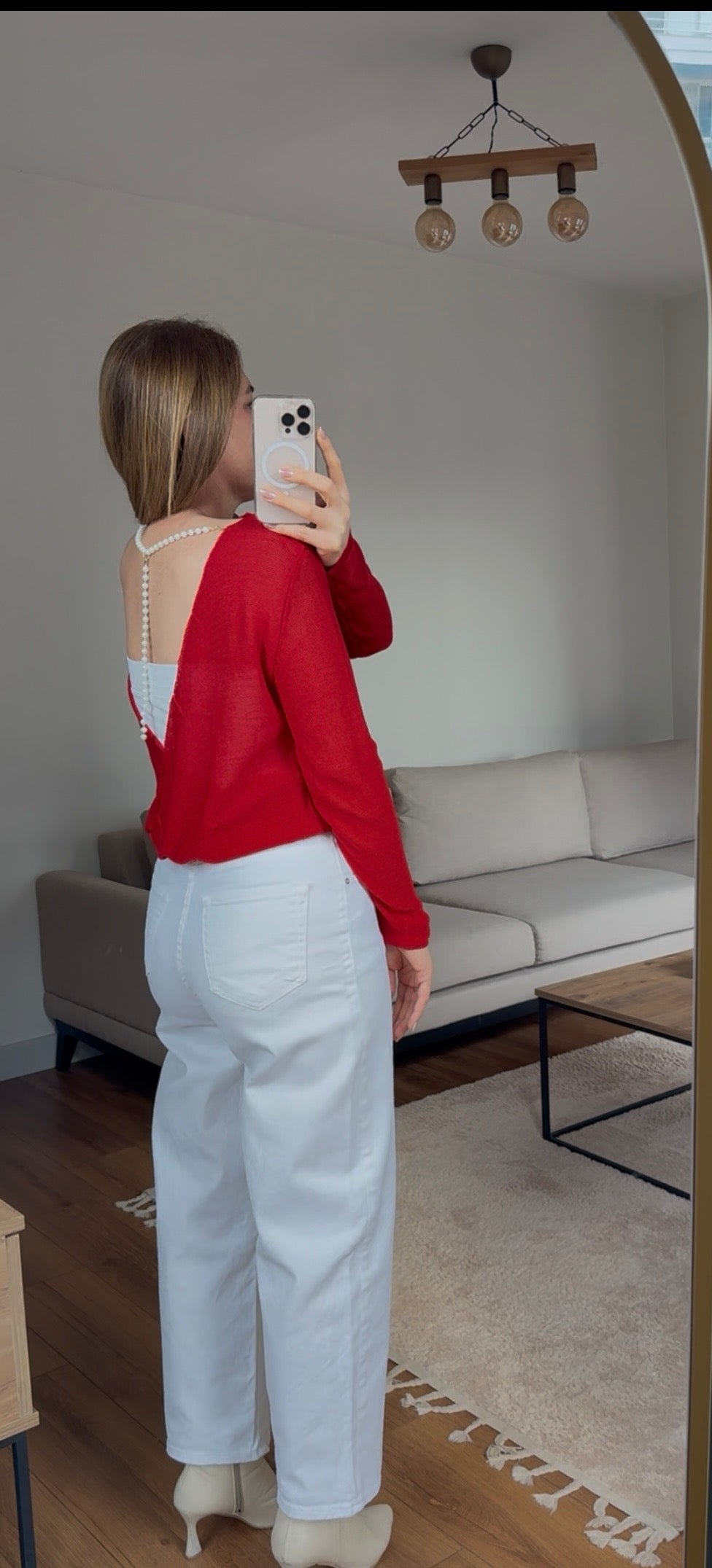 İnci detaylı sırt dekolteli bluz