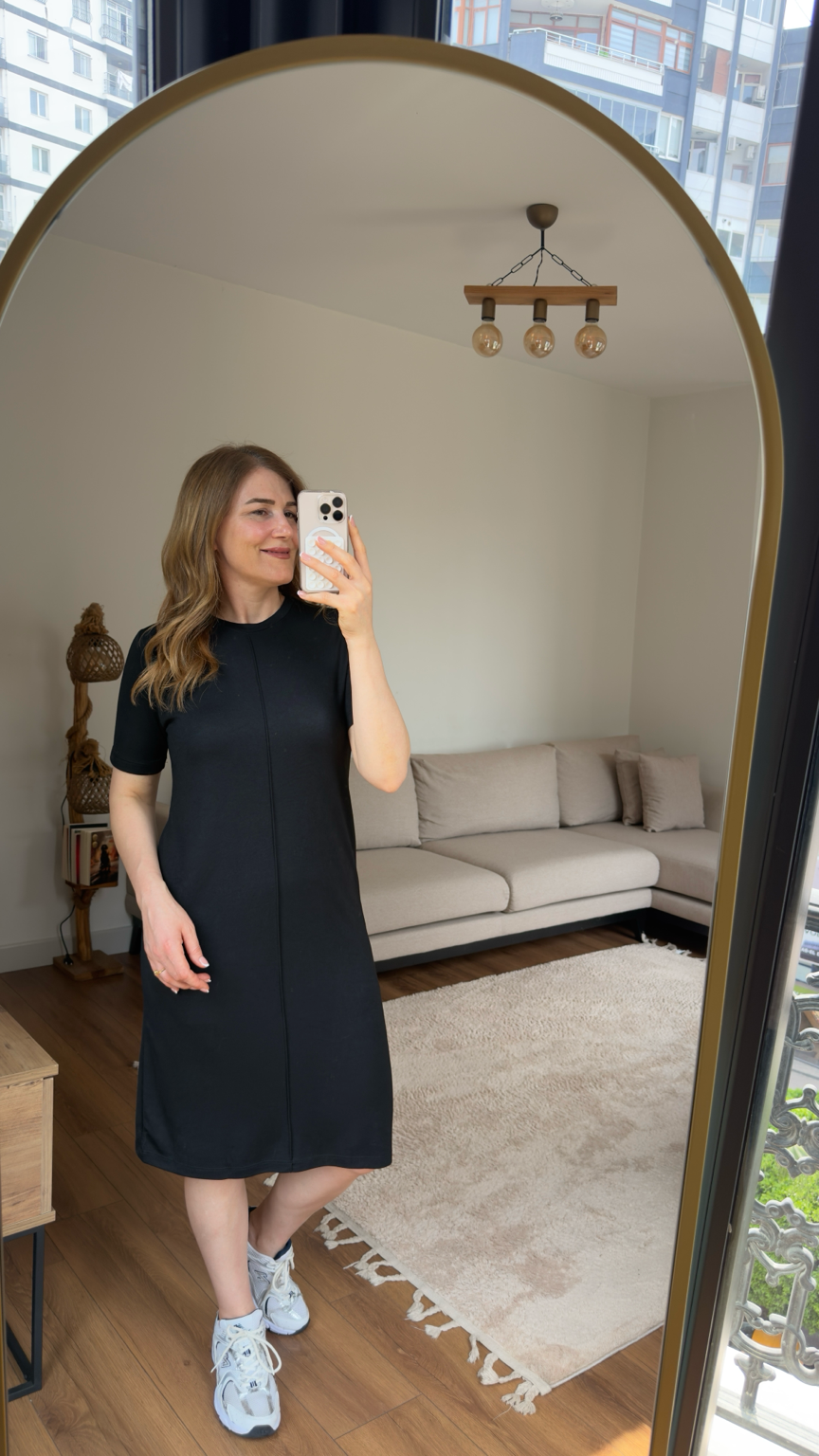 Minimal Siyah Basic Elbise |