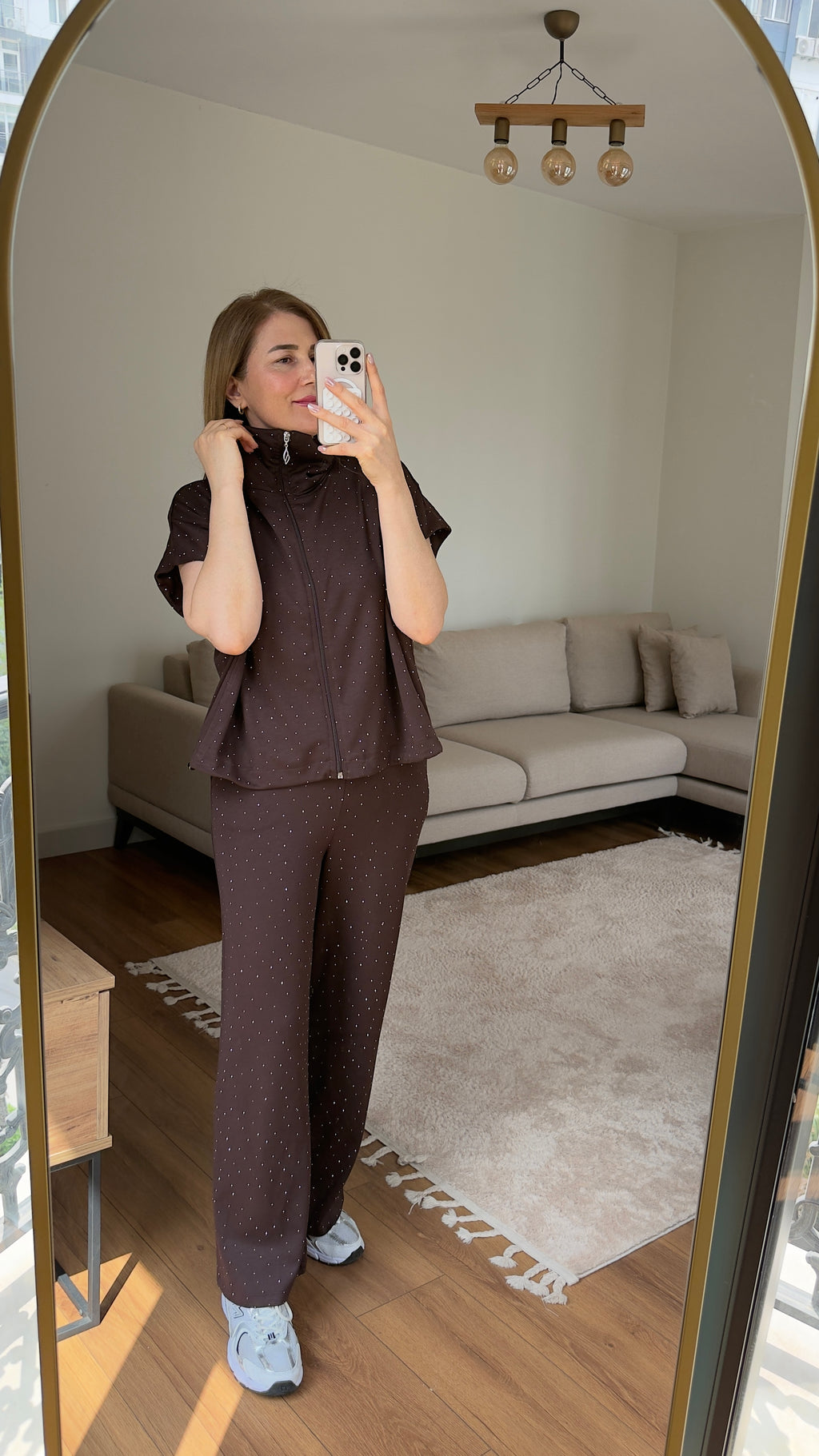 Taşlı ,kahverengi modal takım