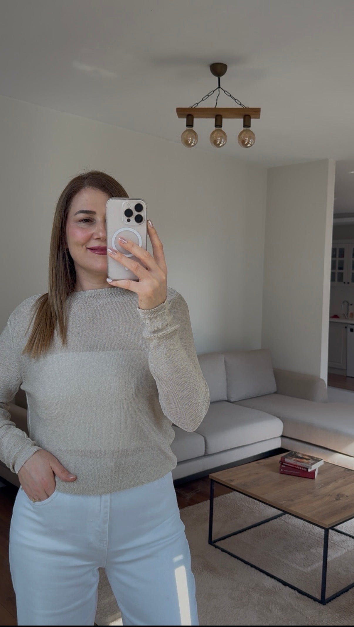 İnci detaylı sırt dekolteli bluz