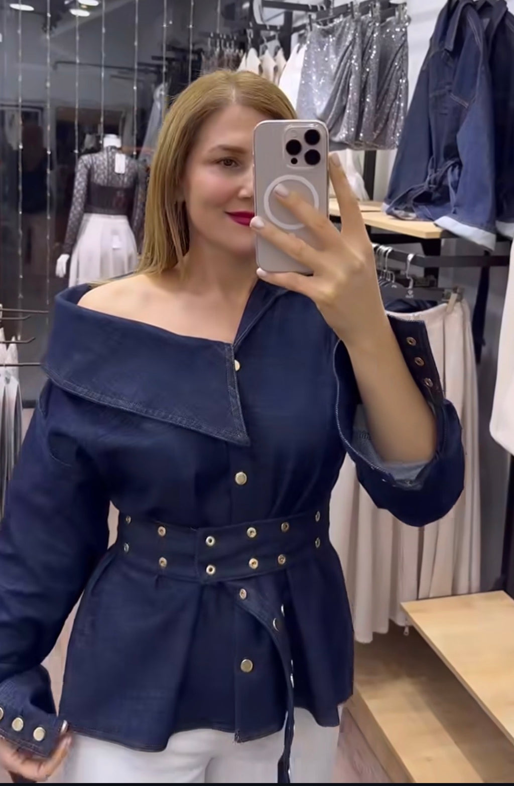 Kemer Detaylı Asimetrik Denim Bluz