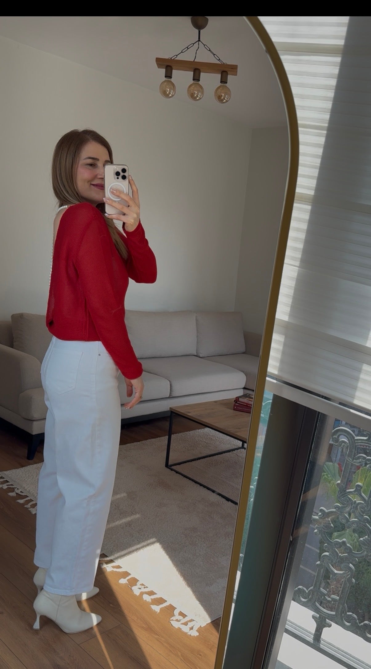 İnci detaylı sırt dekolteli bluz