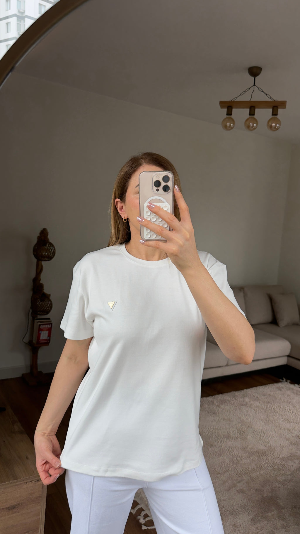 Minimal Baskılı Beyaz Basic Tişört
