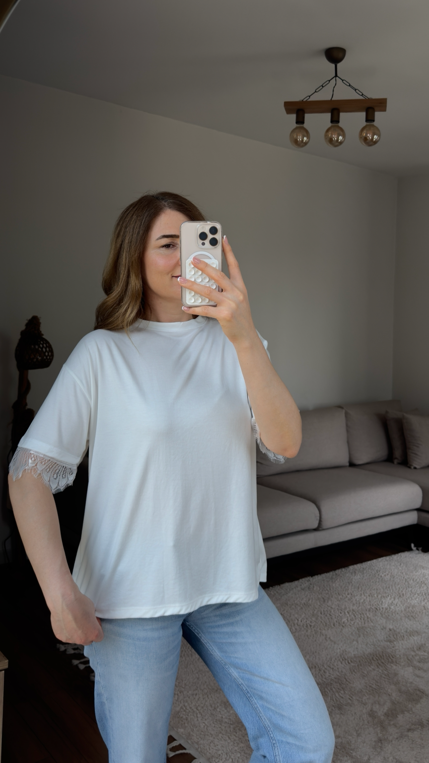 Dantel Detaylı Açık Sırt Beyaz Bluz
