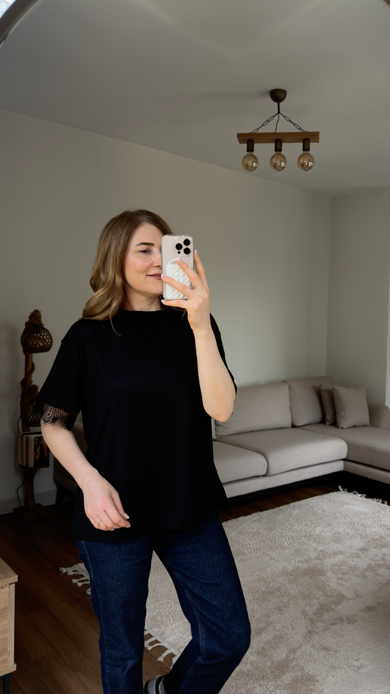Dantel Detaylı Açık Sırt ,Siyah Bluz