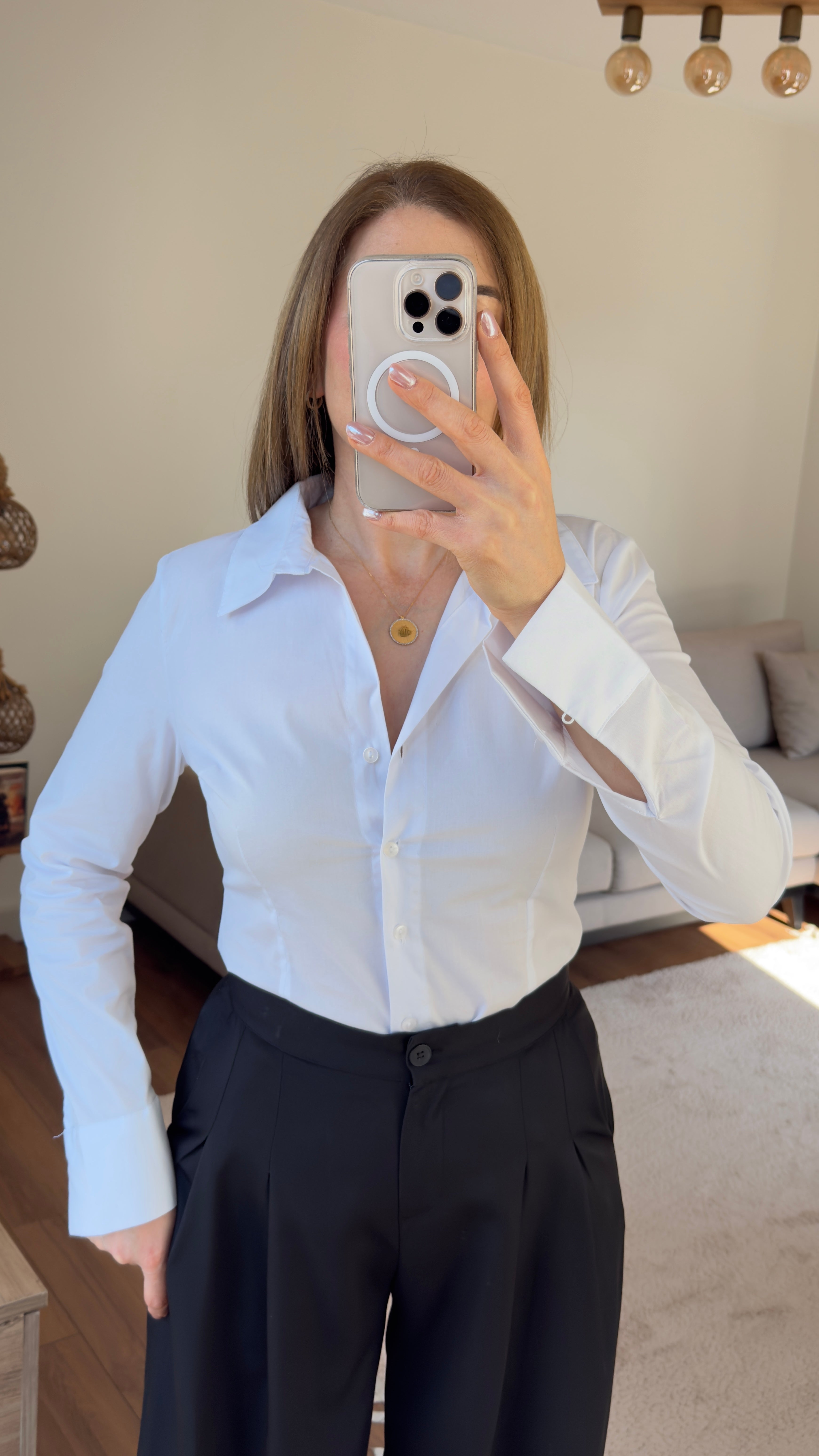 Likralı, esnek kumaş,dar kumaş beyaz gömlek