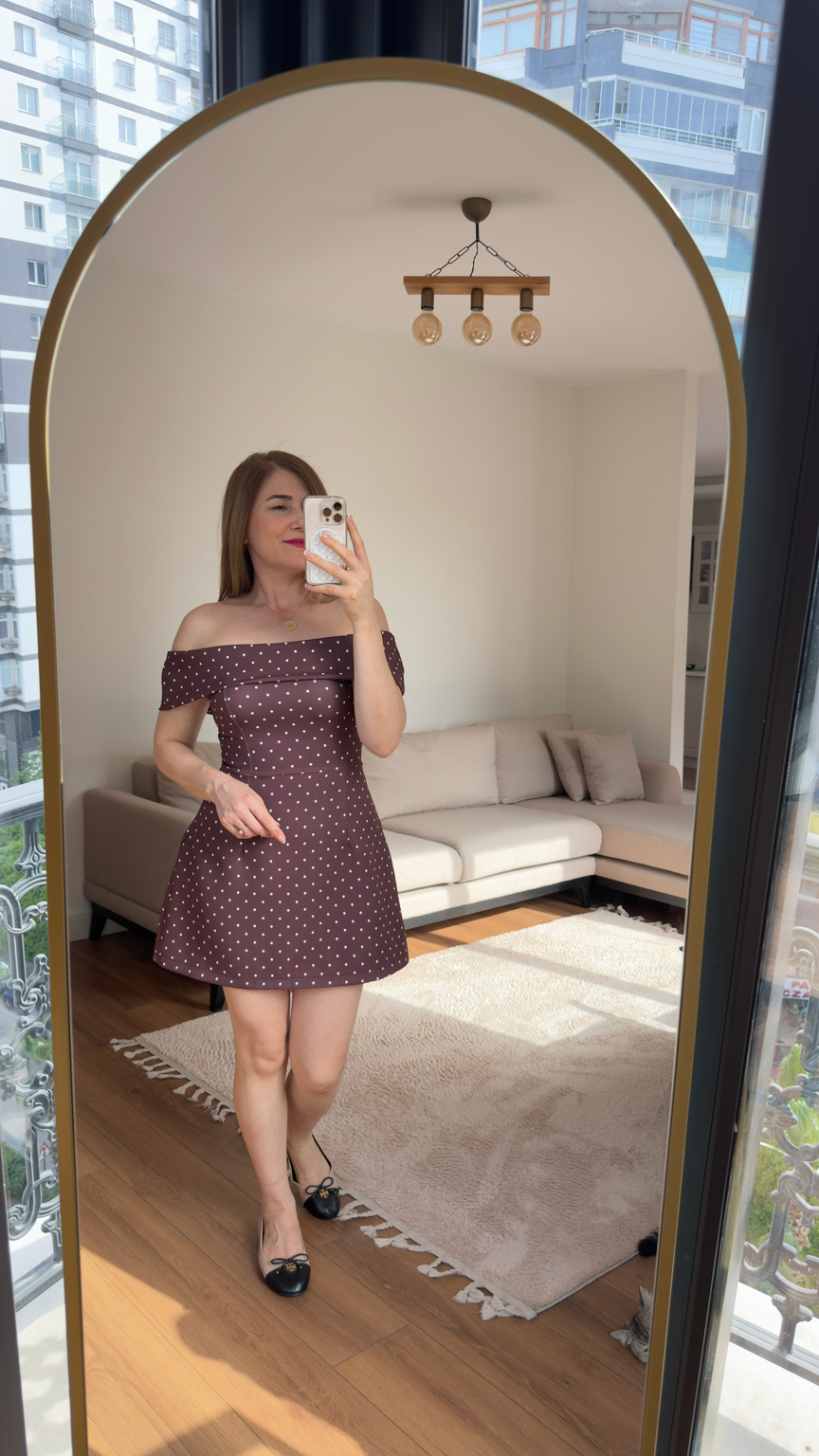 Audrey Omuz Detaylı Elbise