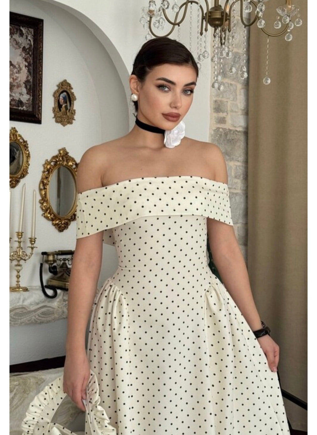 Puantiye Desenli Madonna Yaka Midi Elbise