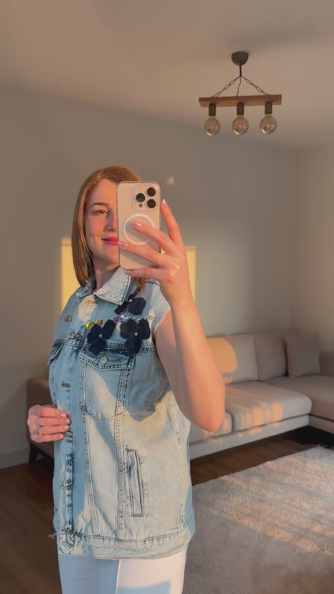 Taş ve çiçek detaylı denim yelek