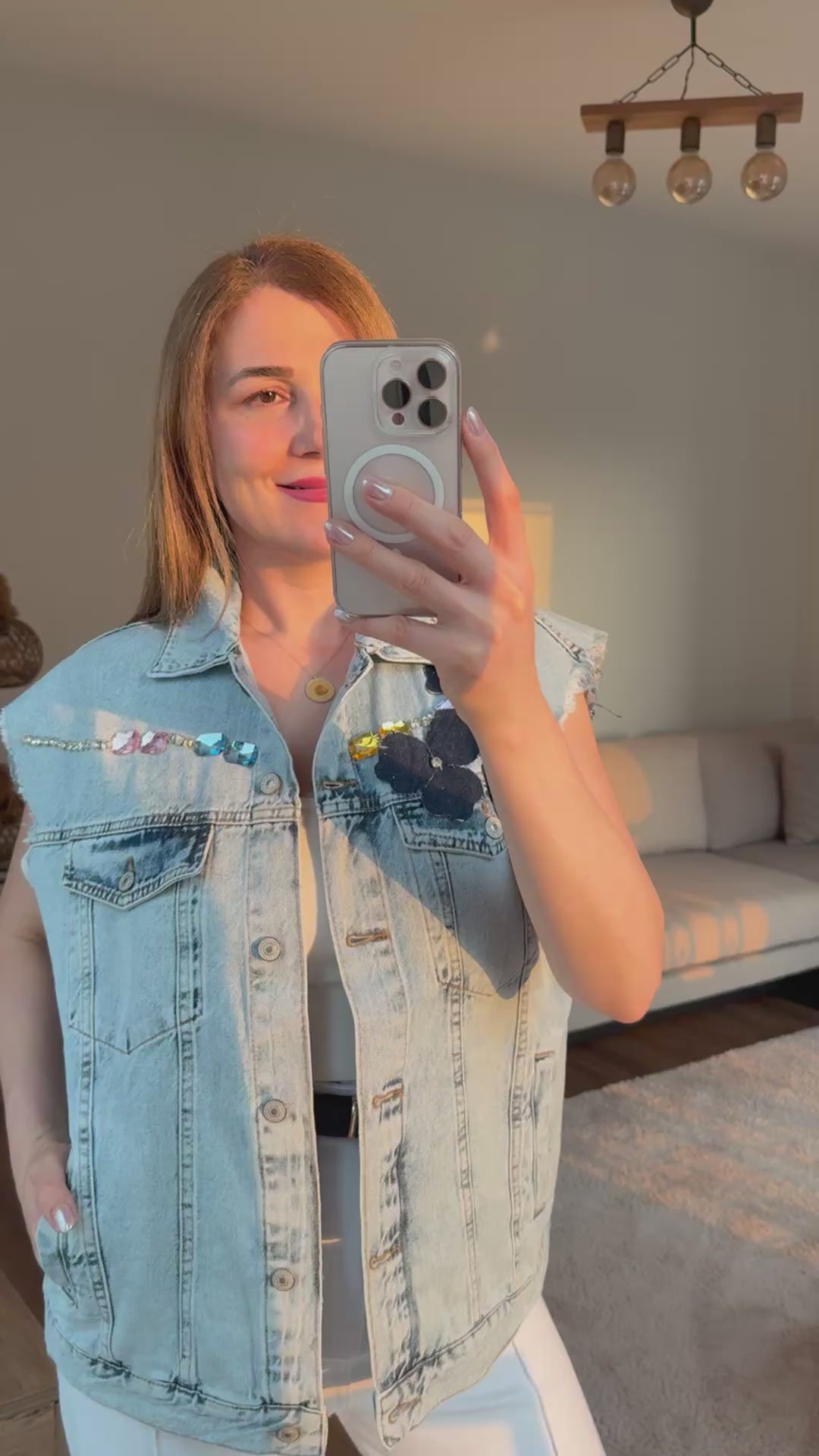 Taş ve çiçek detaylı denim yelek