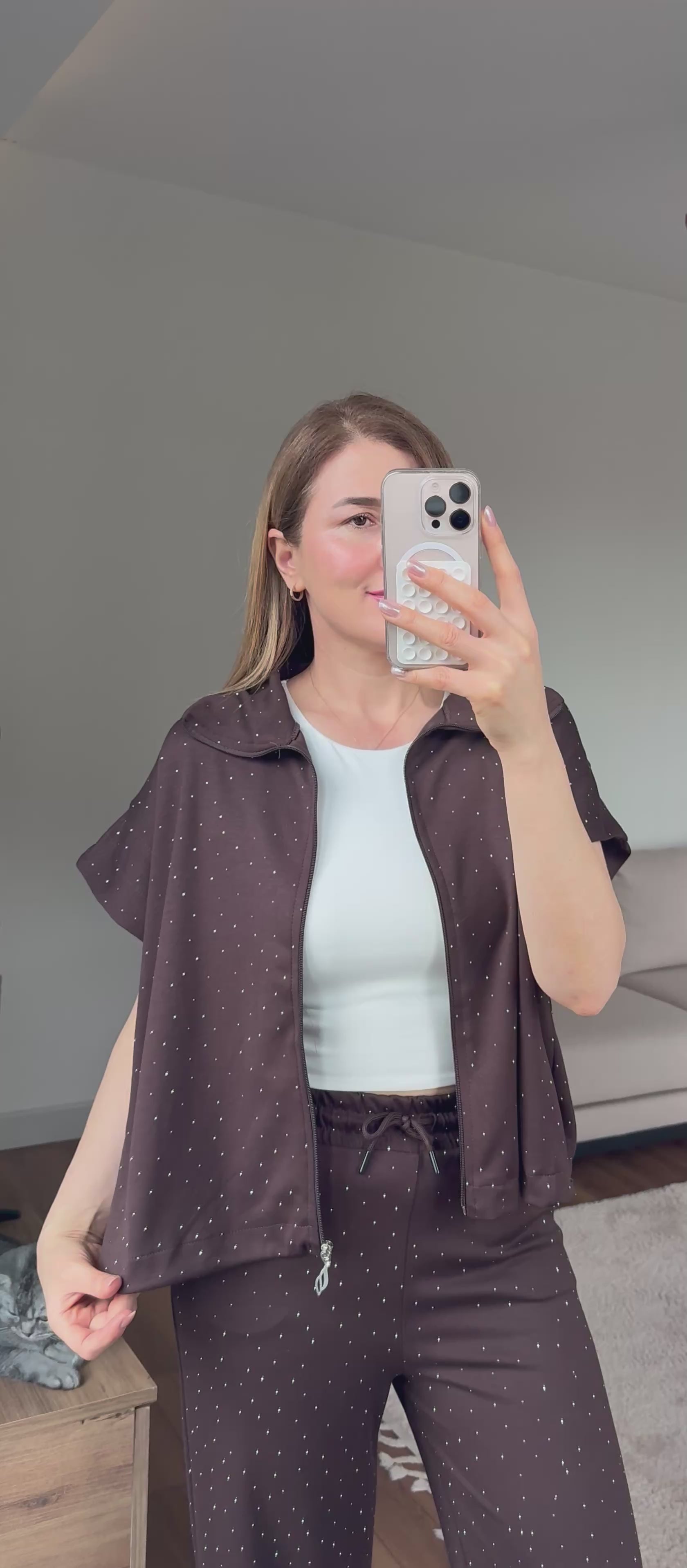 Taşlı ,kahverengi modal takım