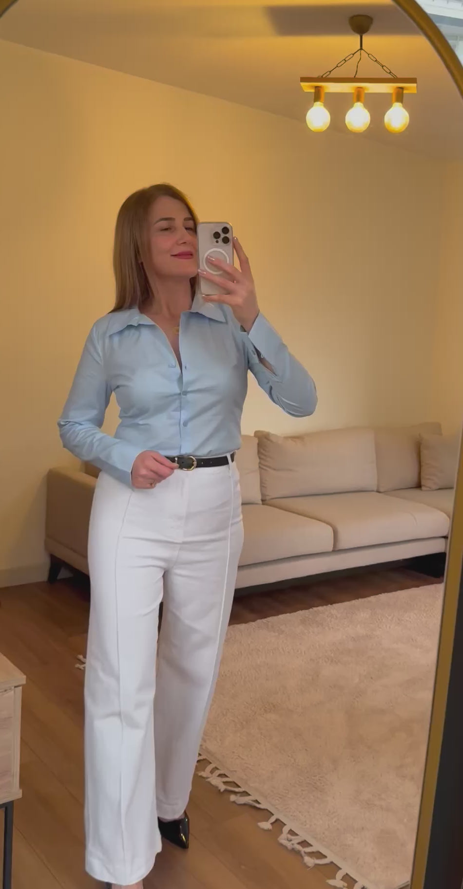 Likralı, esnek kumaş,dar kesim mavi gömlek